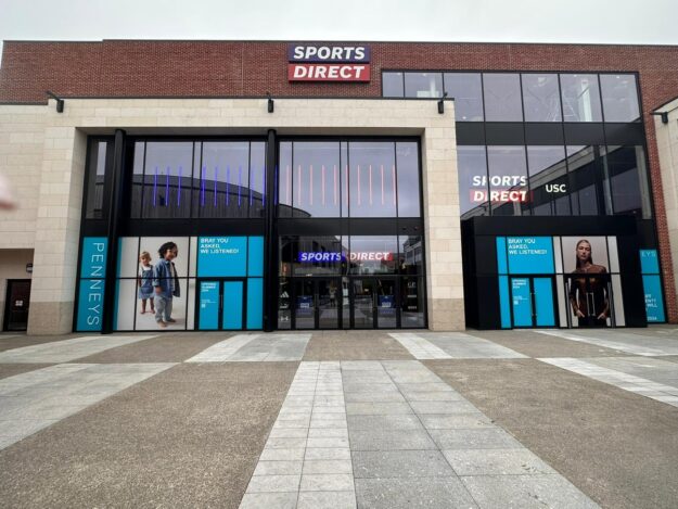 sports direct -bray outside